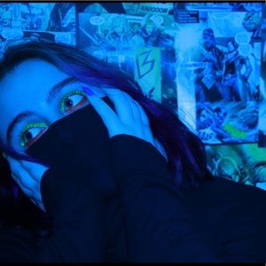 Meet your Posher, Constance